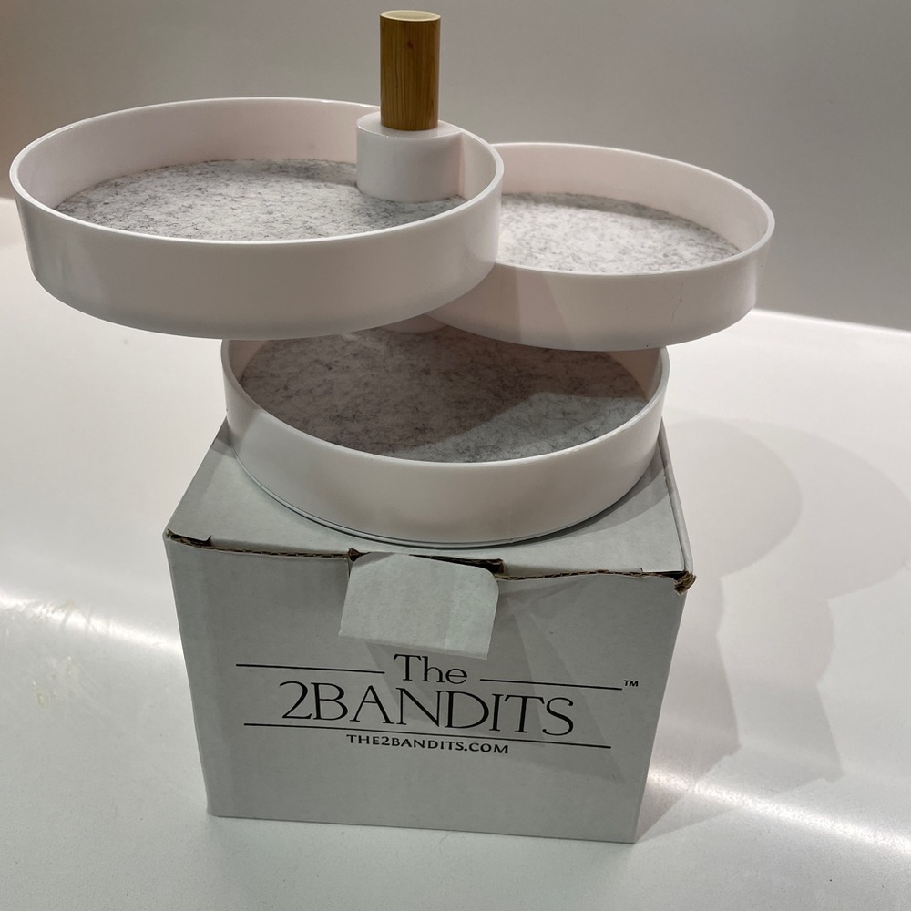 The 2bandits tiered tray